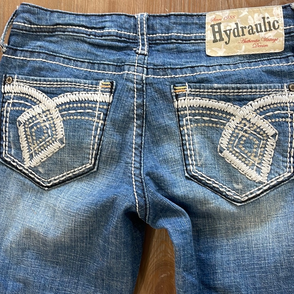 Hydraulic Women's Blue Embroidered Back Pocket Jeans